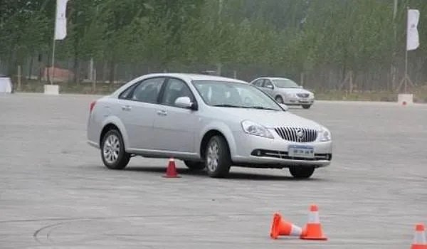 12款凯越是新款还是老款,凯越2011款1.6参数配置