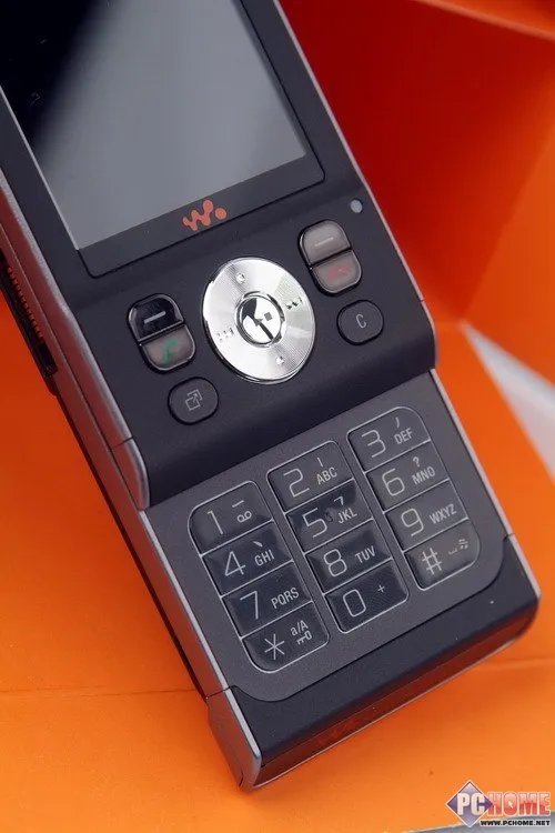 按键布局与手感 M2记忆棒扩展