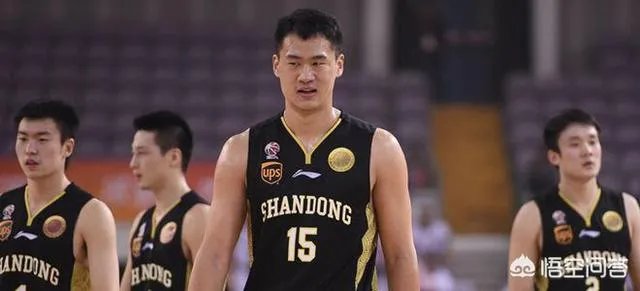 吉喆对麦迪摇手指