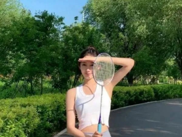 都美竹发长文回应营销号造谣：让施暴者付出应有的代价，网友是如何评价的？