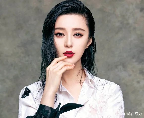 终于瞒不住了，范冰冰与范丞丞的关系曝光，这次不喊弟弟了，喊的是什么？