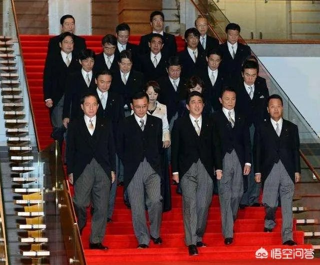 哪些日本政要因政治献金问题辞职，你怎么看？