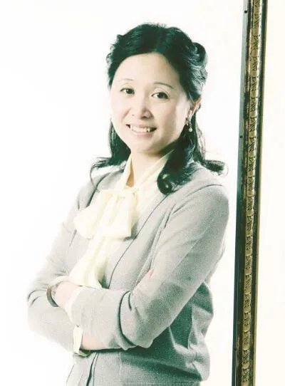 情感导师黄菡老公袁剑曝光  眼光独特粉丝众多