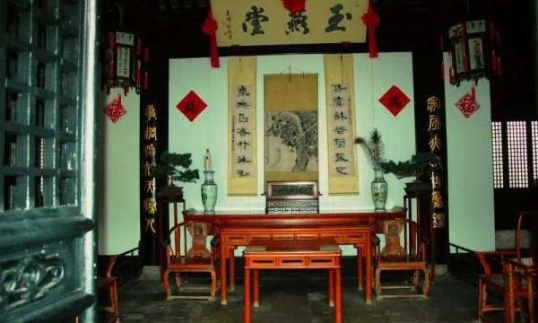 请问上海到周庄怎么坐车最快？以及周庄的景点介绍，谢谢。