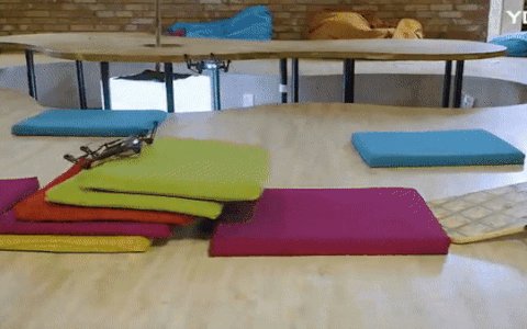 微信“下克上”怒怼腾讯;在Met Gala上竟如此“不男不女”;GUCCI“另类重回”彩妆领域