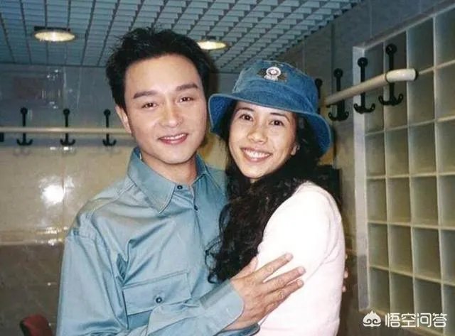 莫文蔚发文纪念张国荣62岁冥诞，莫文蔚为啥叫张国荣叔叔？