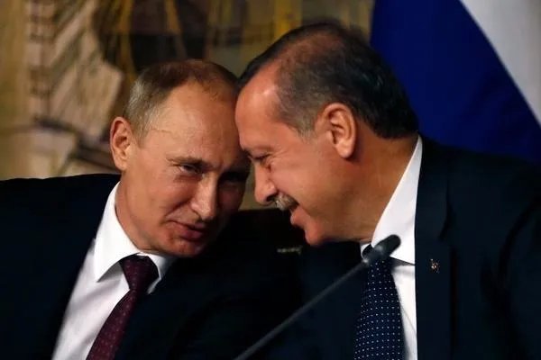 俄乌之间闹得沸沸扬扬,为什么俄罗斯不主动攻击乌克兰?