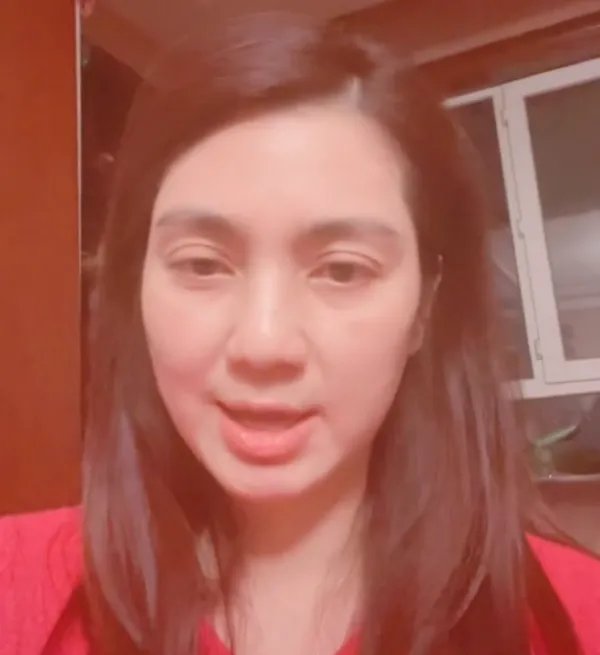 结婚12年，老妻少夫波折多，50岁的香港女星洪欣现状如何？