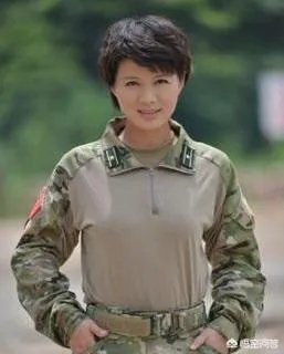 特总兵之，火凤凰的教导员是谁？