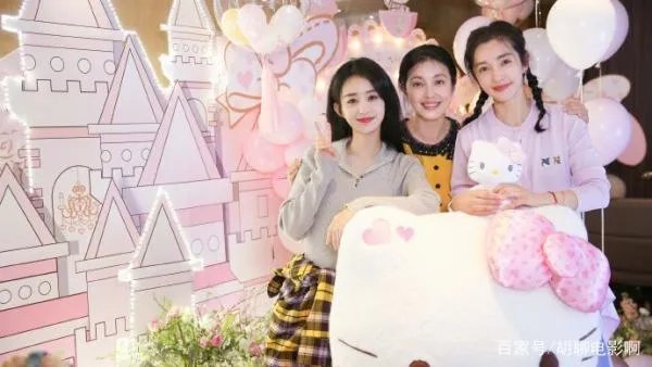 李冰冰庆生照曝光，48岁的李冰冰看起来为何丝毫不输赵丽颖？