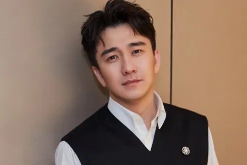 女有王珞丹、男有翟天临，为了翻红用低级手段炒作，如何看待这件事？