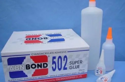 塑料之间用什么胶水粘