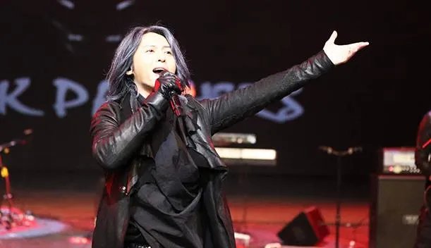 张淇是黑豹的第几任主唱,黑豹主唱张淇女友