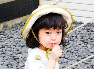 宝宝说不舒服不想上学，家长要怎么辨别真的还是假装？