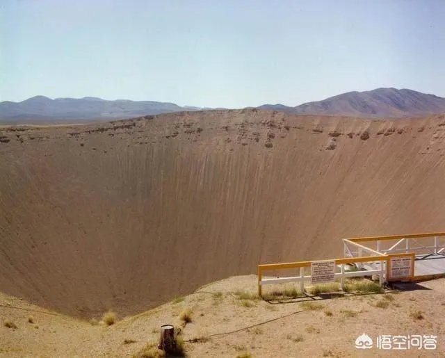 原子弹能炸出多深的坑？