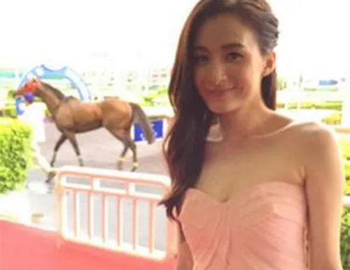 香港女艺人沈卓盈三级照曝光   被曝光男友身价亿万