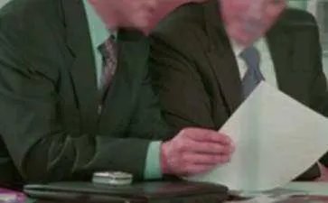 轻松又收入高 调酒师成大学毕业生职场新选择