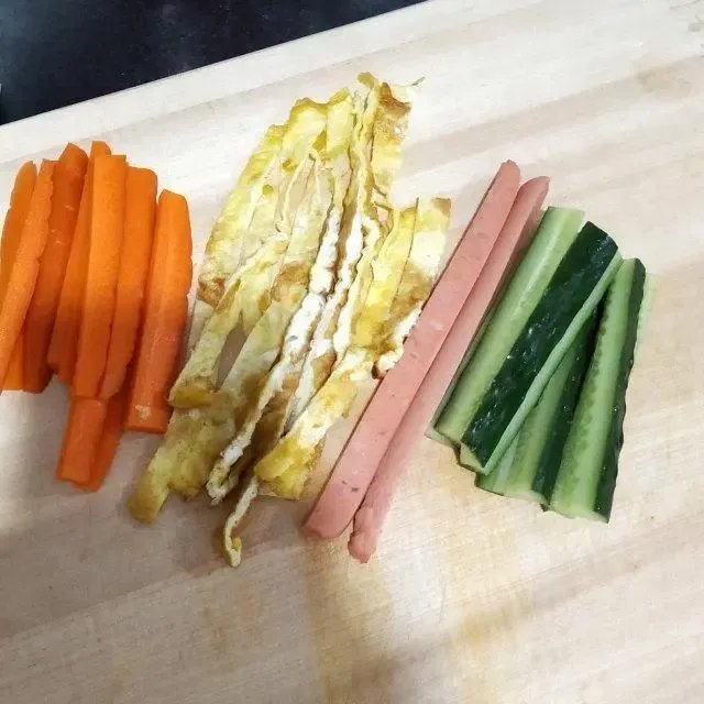 寿司制作过程图片大全？