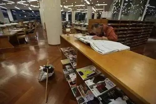 那个让我们感觉贫瘠的拾荒老人韦思浩，逝世后给我们留下了什么？