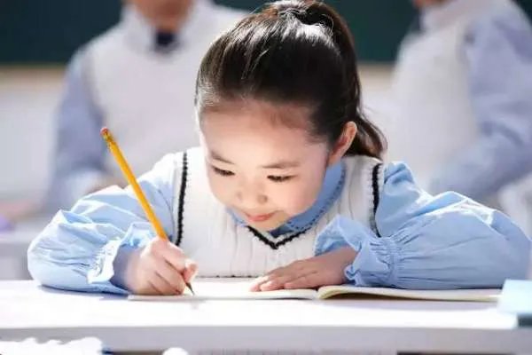 女子花23万给孩子补课后物理只考2分，怎么越补越差？