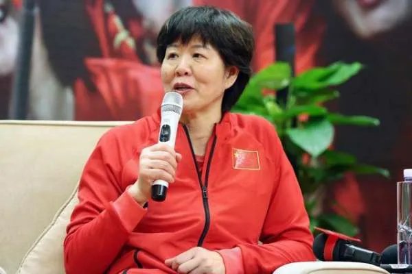 郎平卸任后首次接受采访，她此次接受采访都透露出了哪些信息？