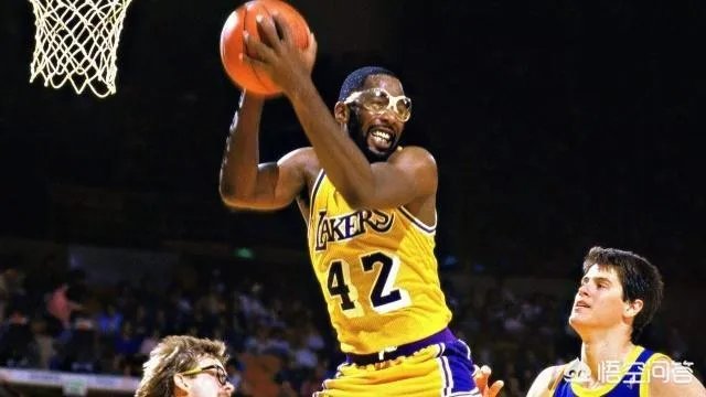 联盟现役所有叫詹姆斯的人,詹姆斯可以是名,也可以是姓,他们组成最强阵容是啥水平?