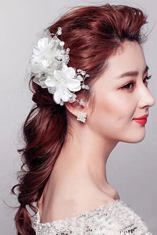 摄影新娘发型图片欣赏  中长发新娘如何扎出好看的发型