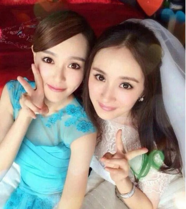 太唏嘘！杨幂唐嫣同框形同陌路，这是什么原因呢？