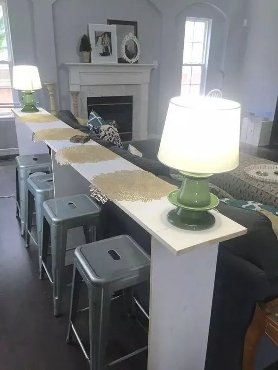 越来越多人沙发不靠墙放了,现在流行这样做,让你家多一个功能区!