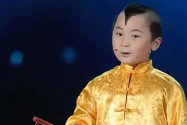 6岁上春晚8岁离世的小孩叫什么名字