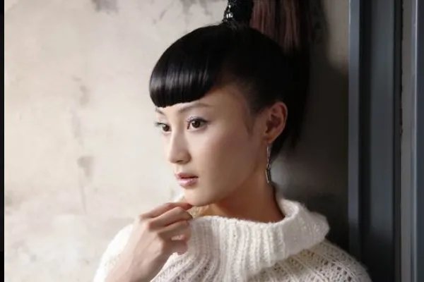 姚笛被拍有新恋情，男友是圈内人吗？