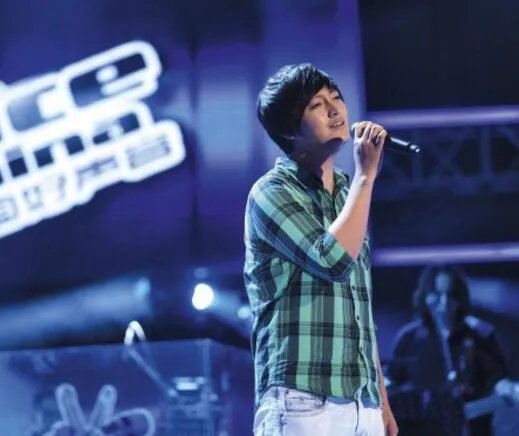 多亮中国好声音成名歌曲小情歌 男神完美嗓音让人陶醉