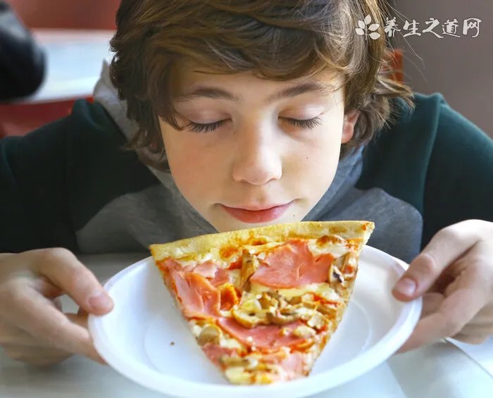 曾舜晞整容前后照片对比，原名曾威航照片差别巨大