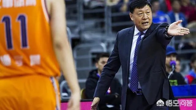 李根因伤缺战上海男篮比赛，被主教练李秋平所指责，对此你怎么看？