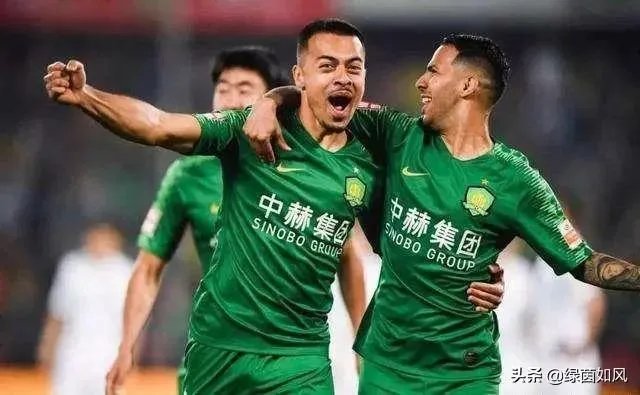 感人！中国女足6:1大胜，泰国球迷高喊武汉加油，你怎么看？