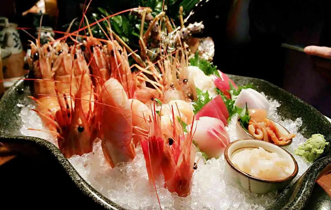 如何看待女子相亲带来4人吃掉5000元这件事?