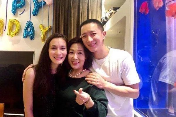 韩庚和卢靖姗即将举行婚礼，为何作为前队友的金希澈，却不打算参加？