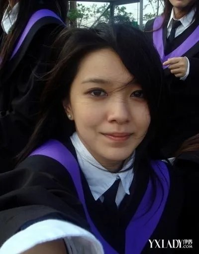 曝郭采洁大学毕业照清新女神还是杀马特？
