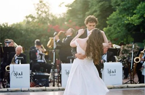 结婚适合放的歌曲有哪些  今年很火的40首歌曲推荐