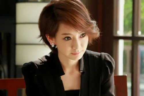 戚薇爱情睡醒了图片，最好和徐正曦在一起的。要很多张，哪位好人能忙我，感激不尽。