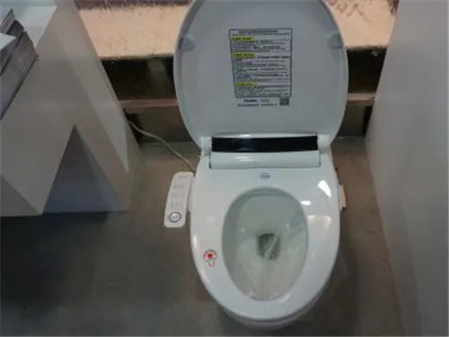 TOTO马桶盖的拆卸方法是什么