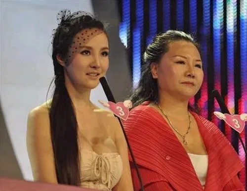 甘露露娘俩炒作：干露露娘俩重味新花招层出不穷（图）