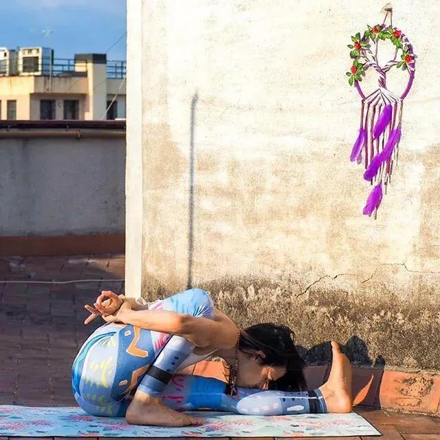 王子文花式瑜伽引发模仿热潮,但是哪类人可别跟着学?