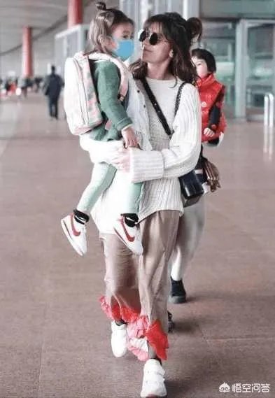 如何评价贾静雯晒女儿的合照？