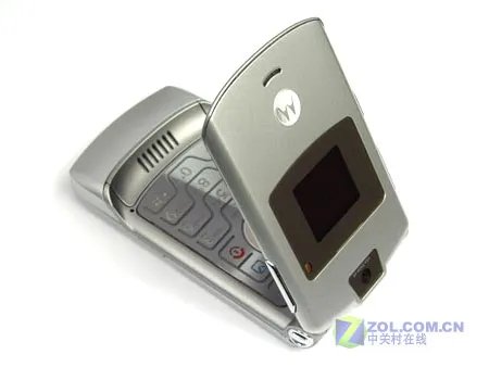 翻盖手机中的经典 摩托罗拉V3仅售220元