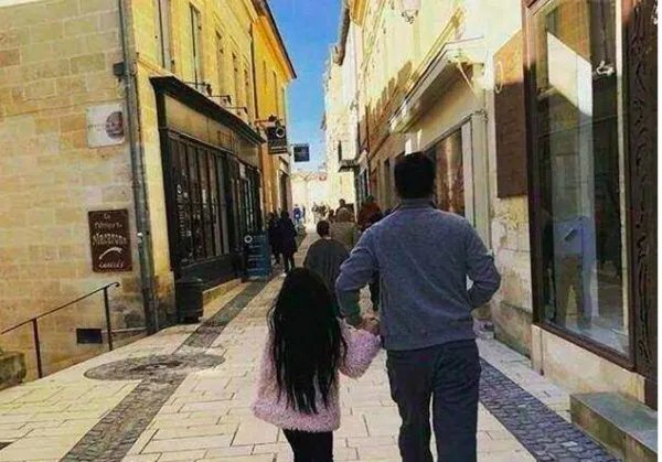 赵薇方辟谣离婚是怎么回事？