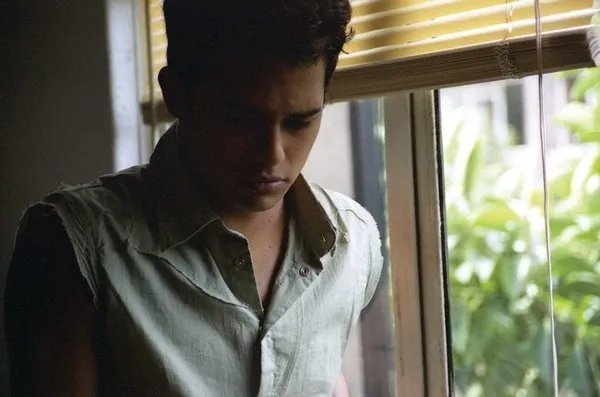 情裂的天空的电影剧情