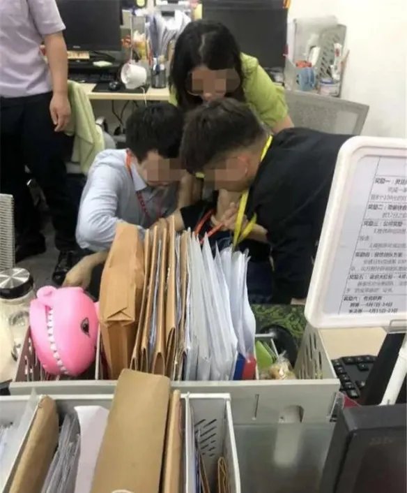 员工被罚吃死神辣条进医院 一个月后竟被逼要求离职