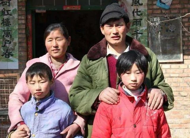 抖音上传有人踹朱之文的大门，此事非常恶劣现在有没有人过问？