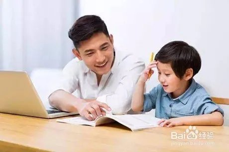 陪娃写作业遭打 如何正确的陪伴小孩写作业